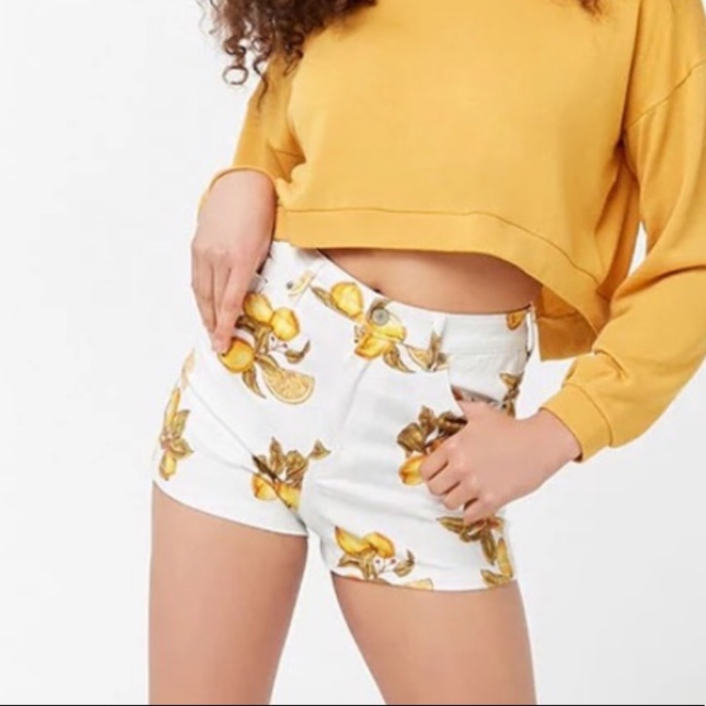LEMON PRINT SHORTS